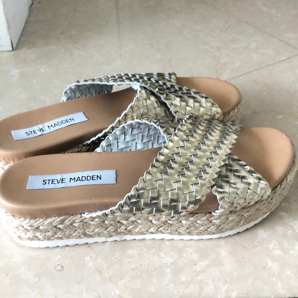 Steve Madden gold metallic wedge sandal